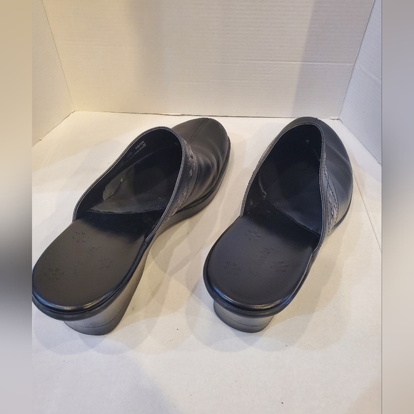 Clark Vintage Wonen's Black Slip-On Shoes Sz 9 - Picture 8 of 13